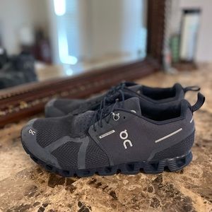 On cloud running mens